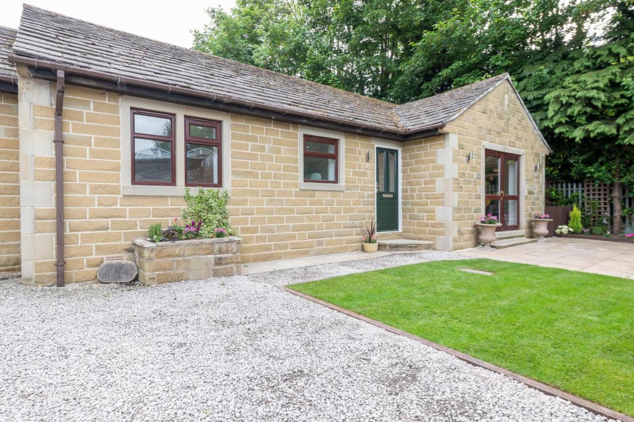 Large 2-Bedroom Bungalow Near Airedale Hospital, Keighley, Convenient Location With Parking Steeton Extérieur photo